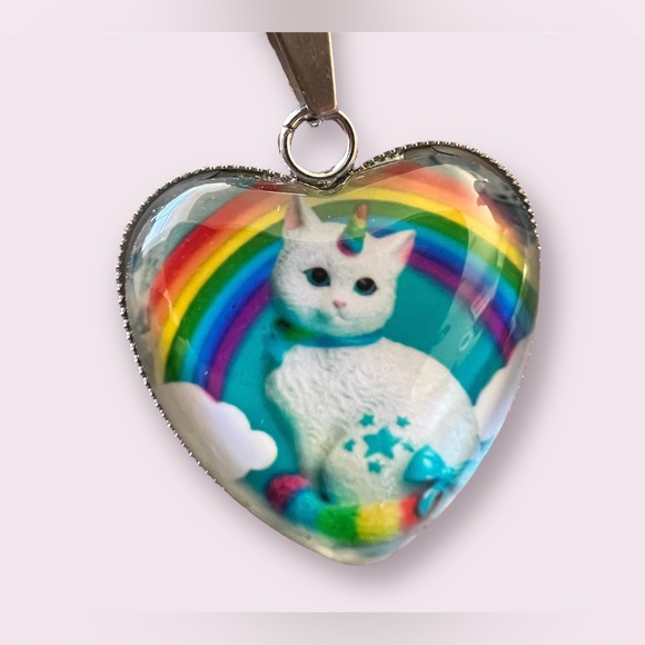 TT-Unicorn Cat and Rainbow Heart Necklace - Picture 2 of 10